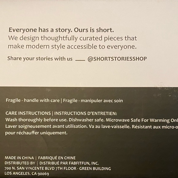 Short Stories Ceramic Tray in black & white - Picture 5 of 5